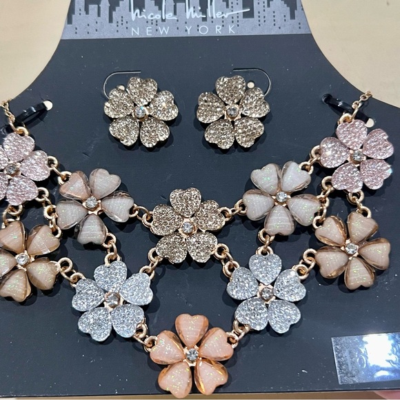 Nicole Miller flower earring and necklace set - Picture 2 of 3